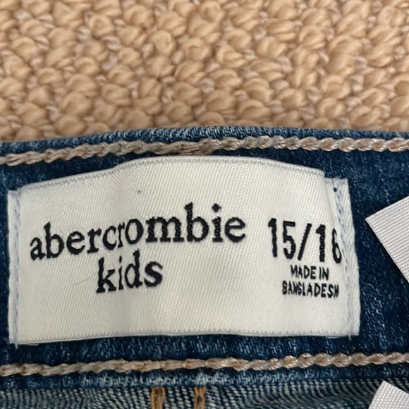 Abercrombie Jean shorts - Picture 2 of 3